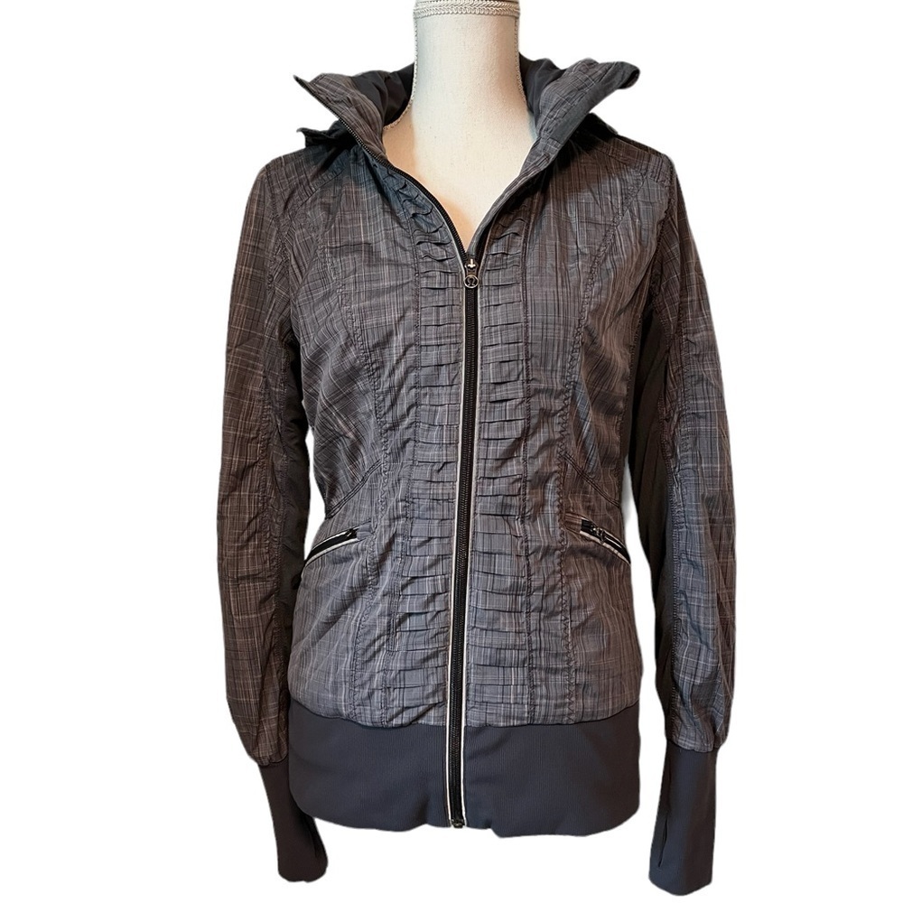 LULULEMON WOMENS GRAY & BLUE HOODED RUCHED ATHLETIC JACKET ESTIMATED SIZE 8